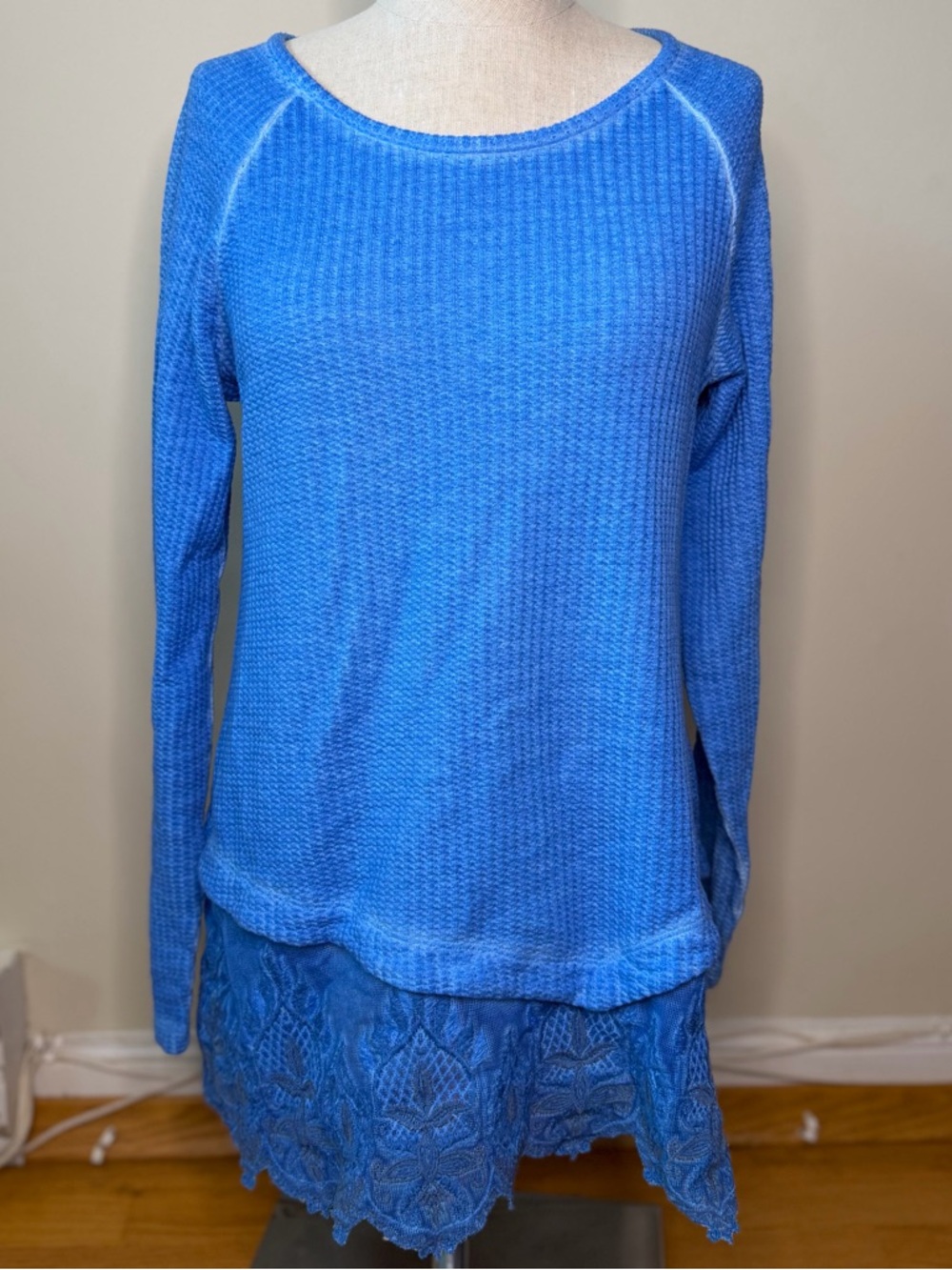Soft Surroundings Jasmine Thermal LS Waffle Knit Lace Hem Top Blue S EUC Whimsy